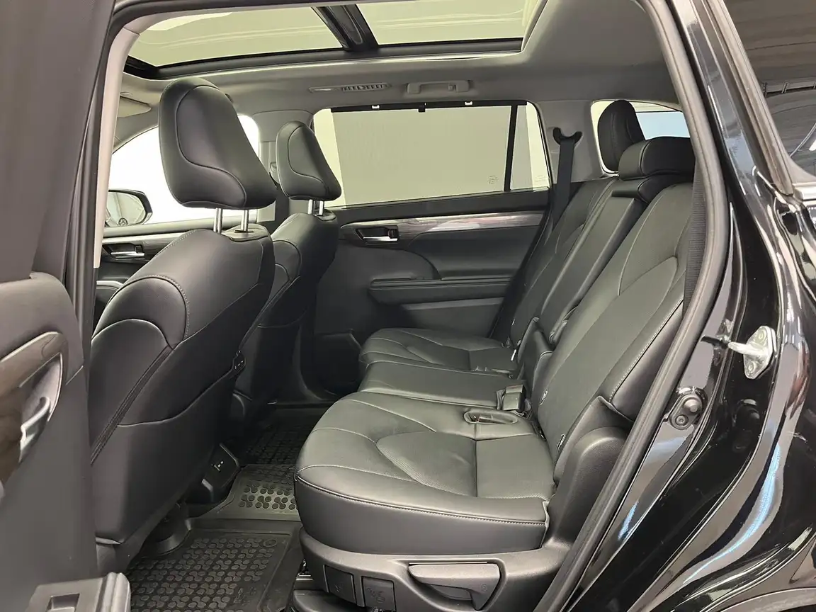 TOYOTA HIGHLANDER