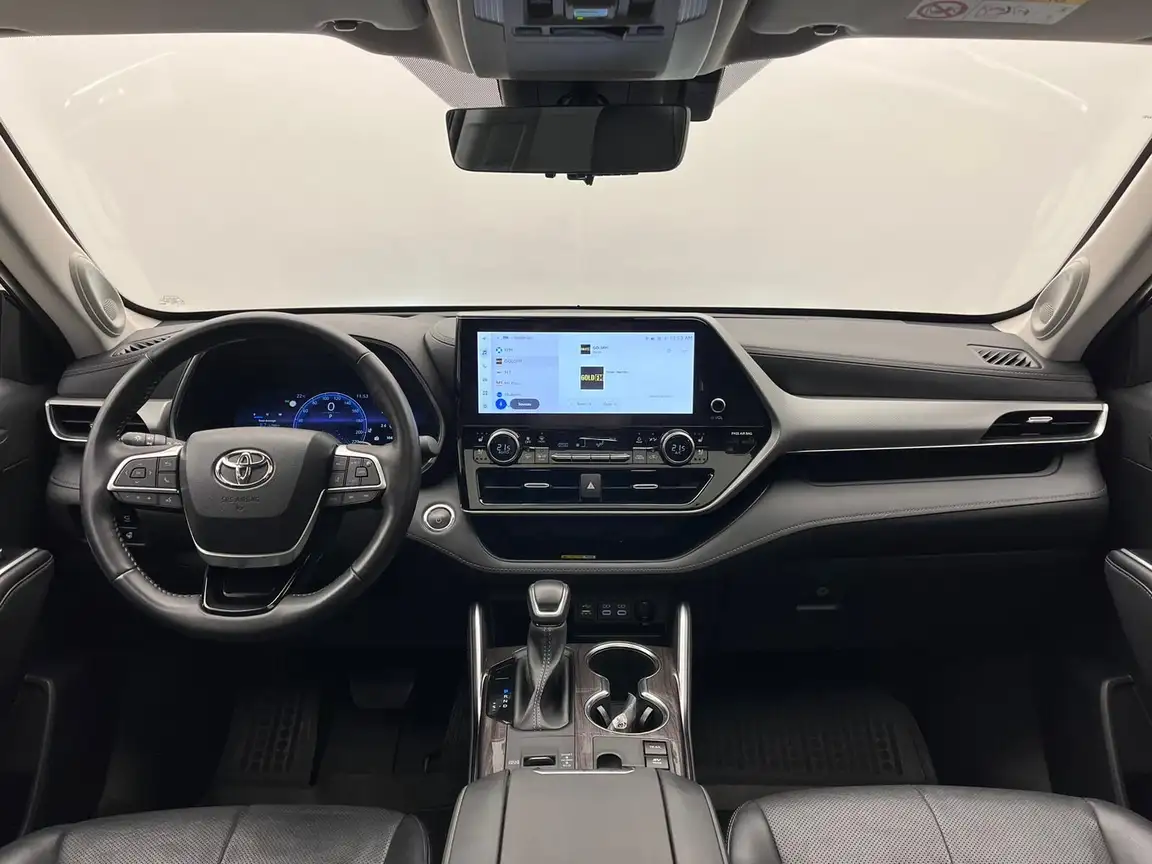 TOYOTA HIGHLANDER