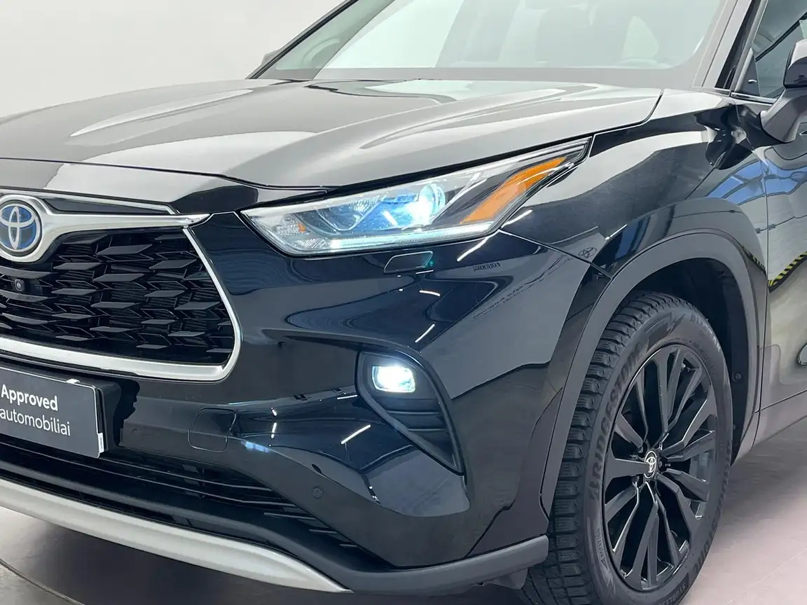 TOYOTA HIGHLANDER