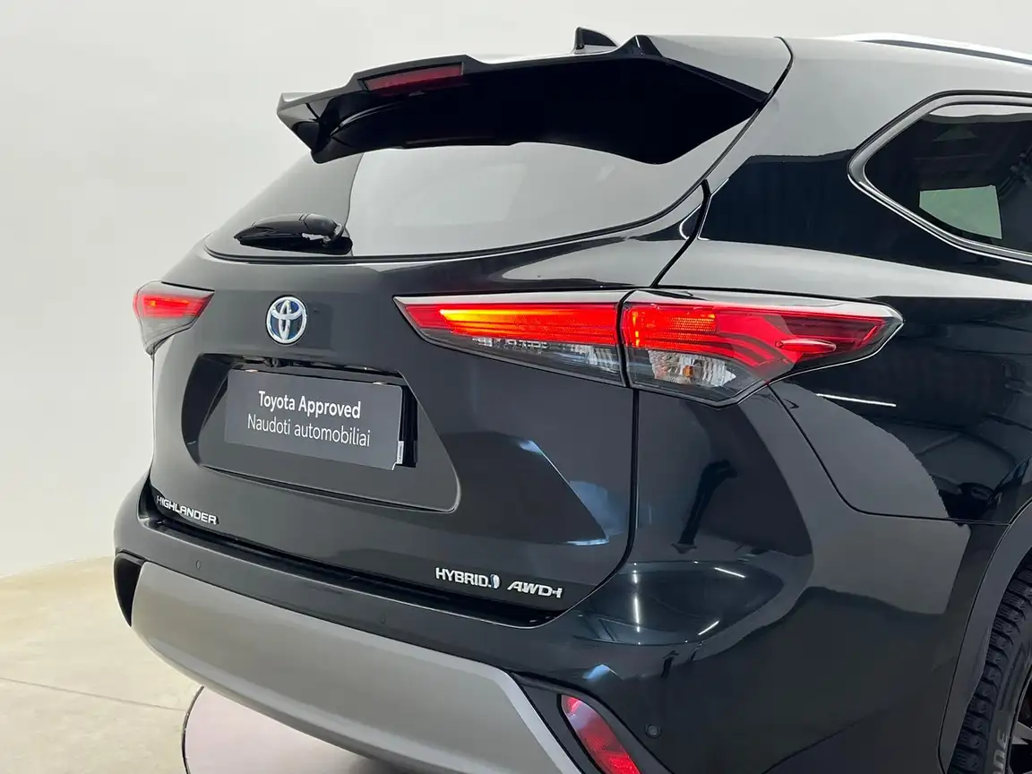 TOYOTA HIGHLANDER