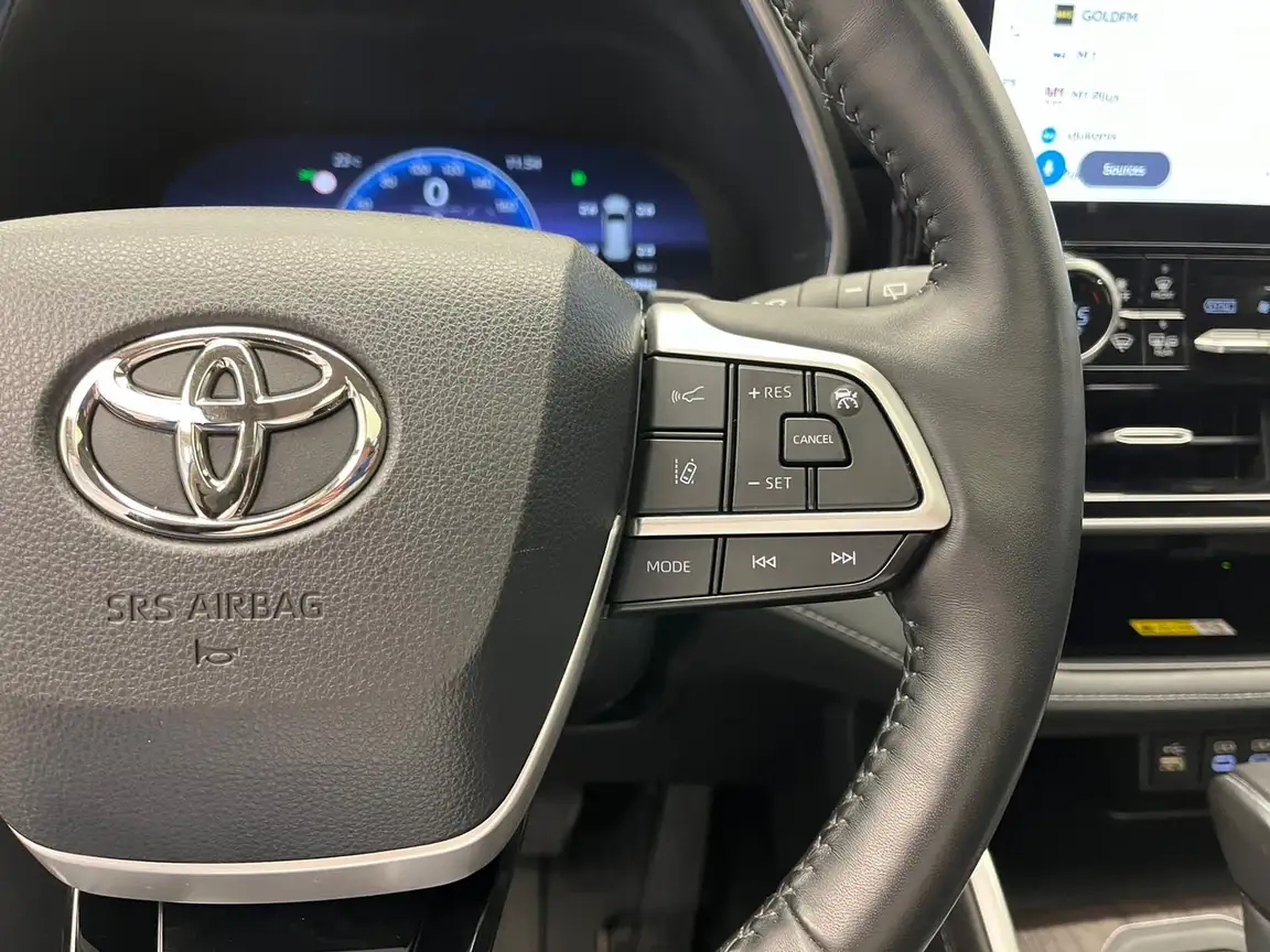 TOYOTA HIGHLANDER