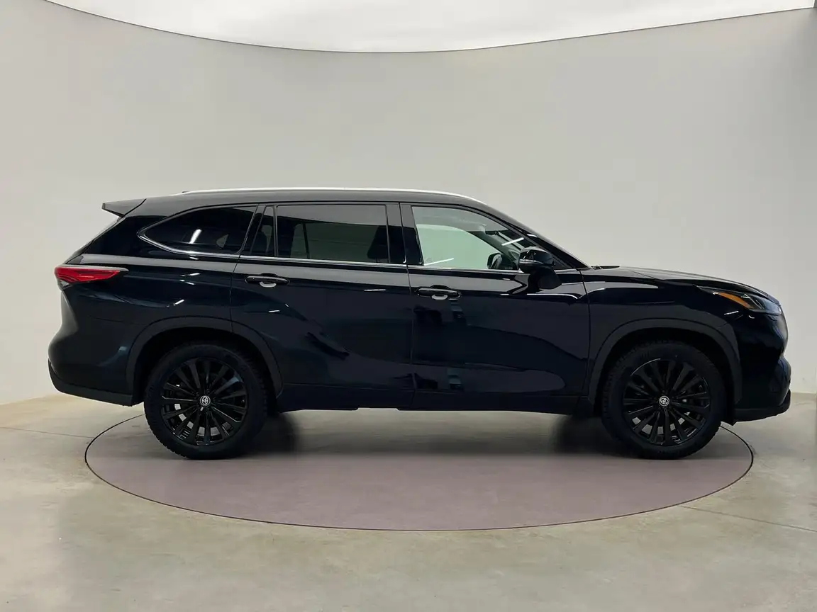 TOYOTA HIGHLANDER