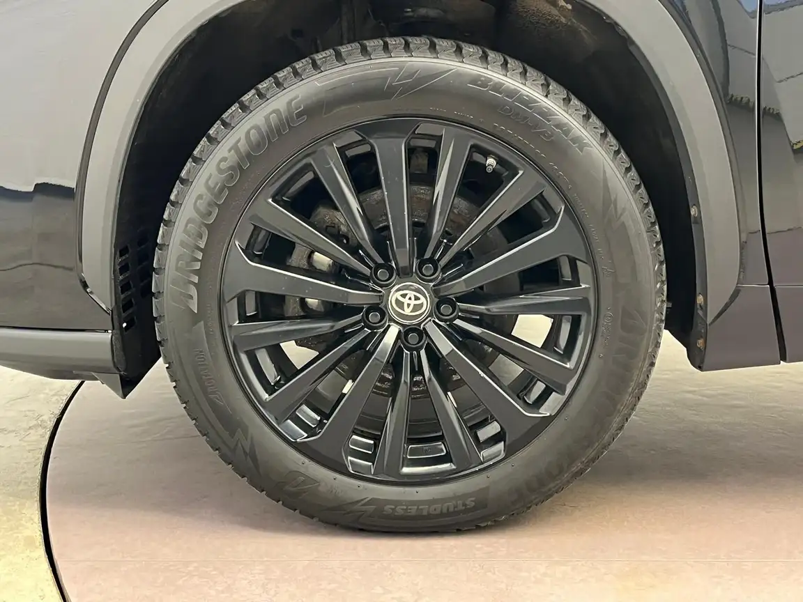 TOYOTA HIGHLANDER