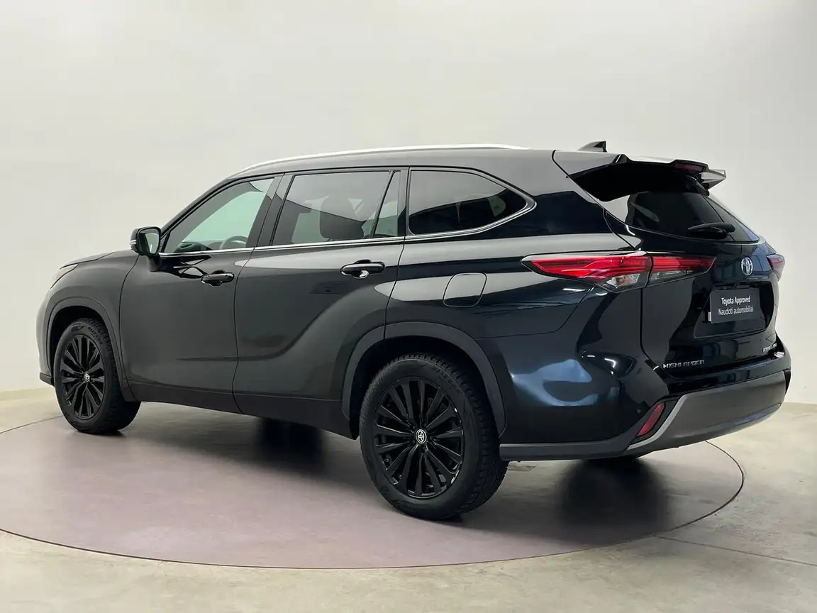 TOYOTA HIGHLANDER