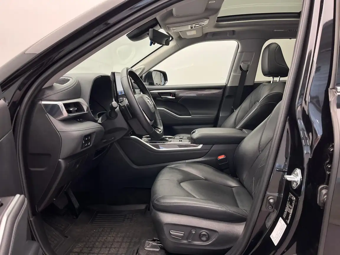 TOYOTA HIGHLANDER