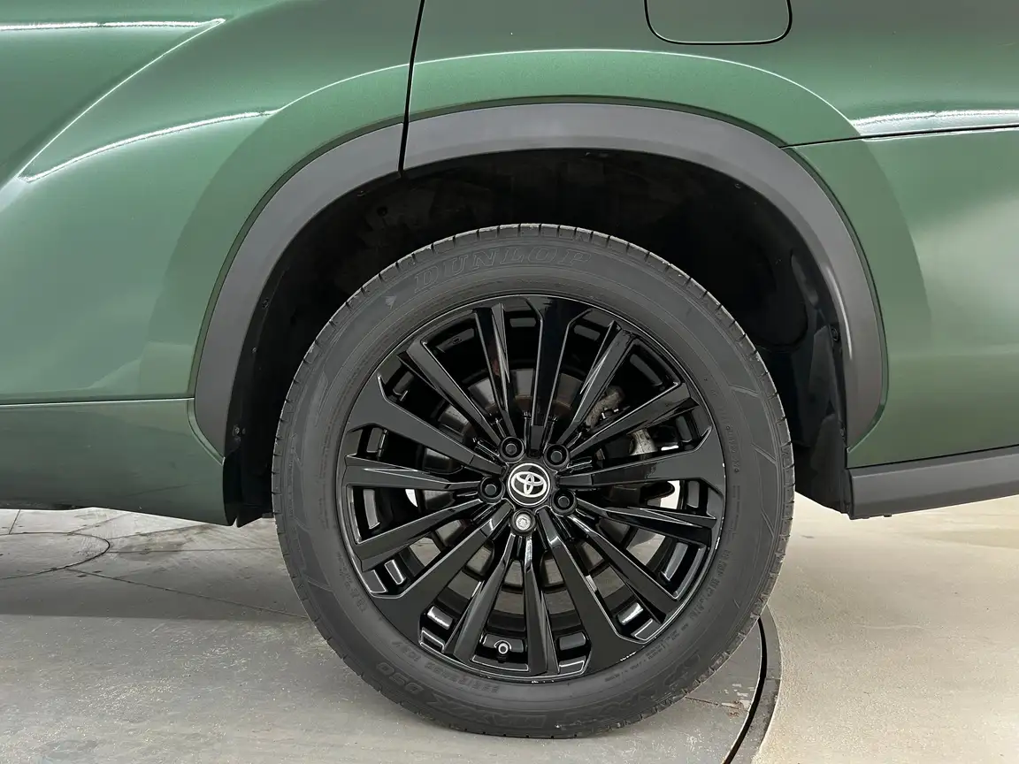 TOYOTA HIGHLANDER