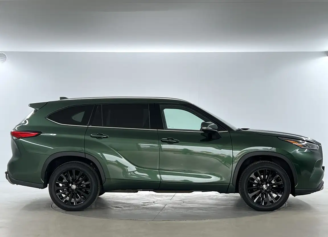 TOYOTA HIGHLANDER