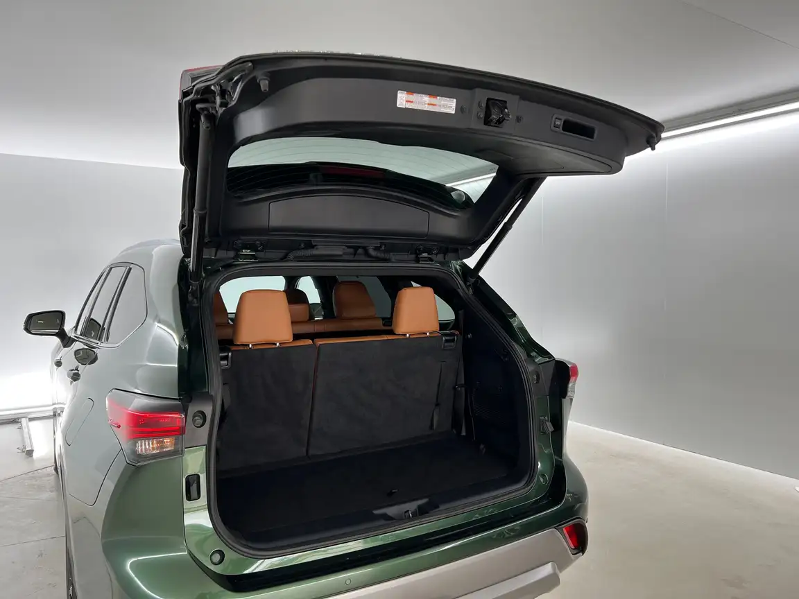 TOYOTA HIGHLANDER