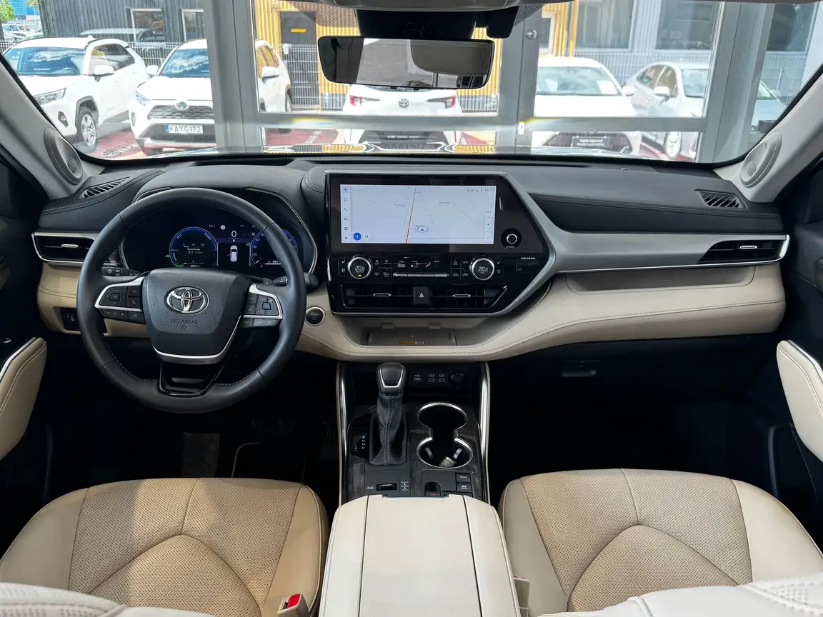 TOYOTA HIGHLANDER