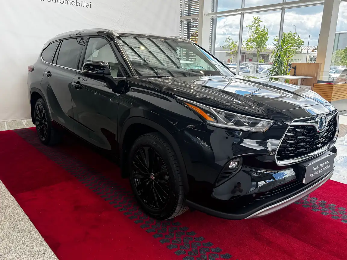 TOYOTA HIGHLANDER