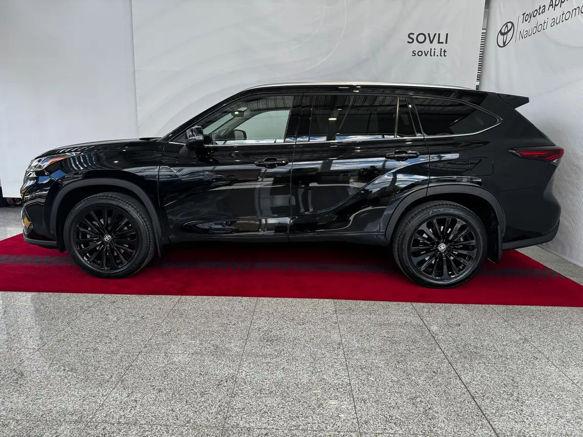 TOYOTA HIGHLANDER