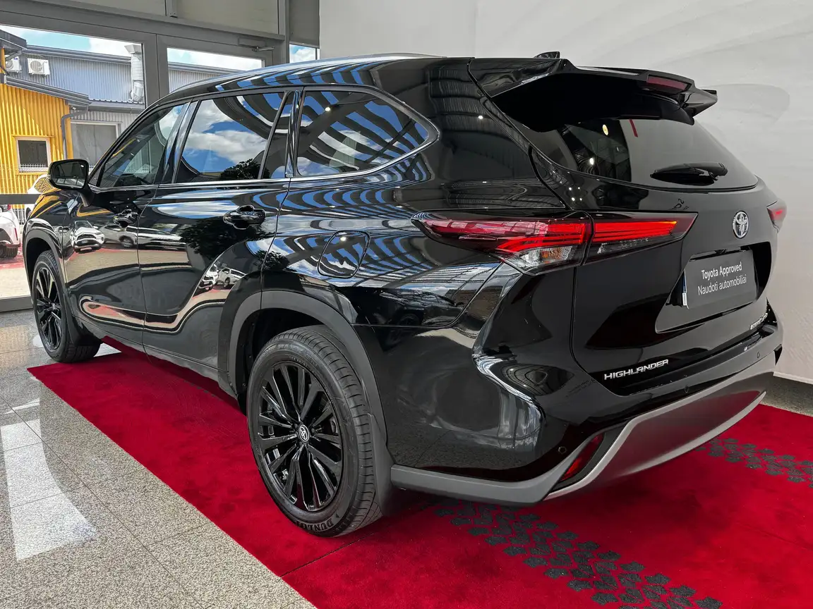 TOYOTA HIGHLANDER