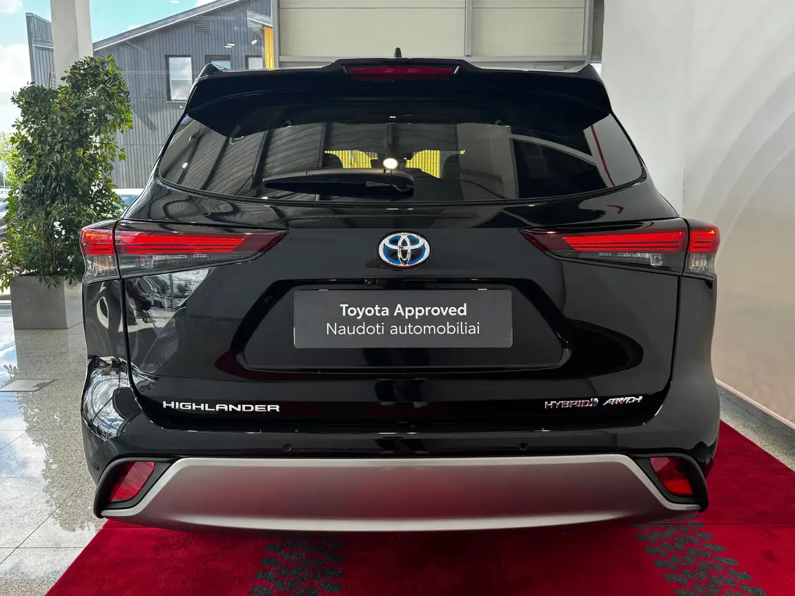 TOYOTA HIGHLANDER