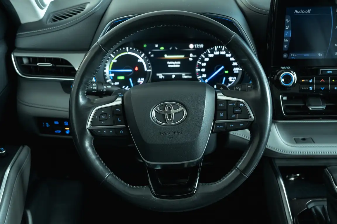 TOYOTA HIGHLANDER
