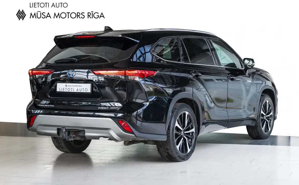 TOYOTA HIGHLANDER