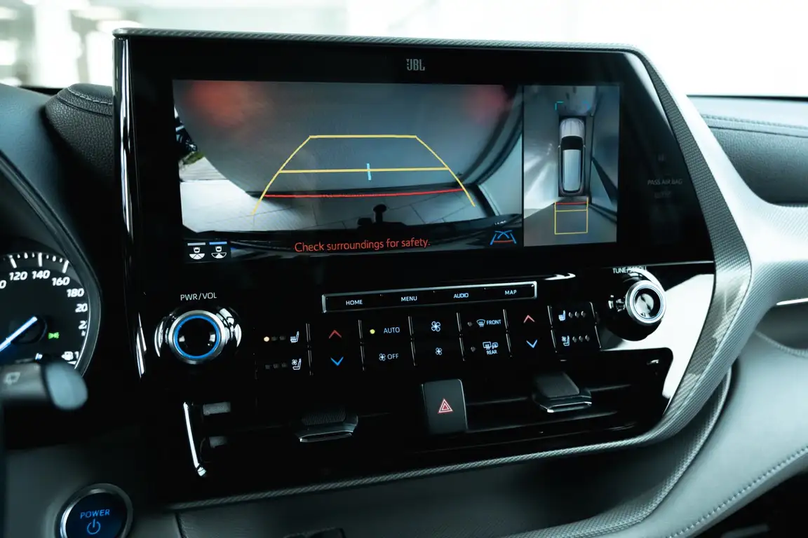 TOYOTA HIGHLANDER