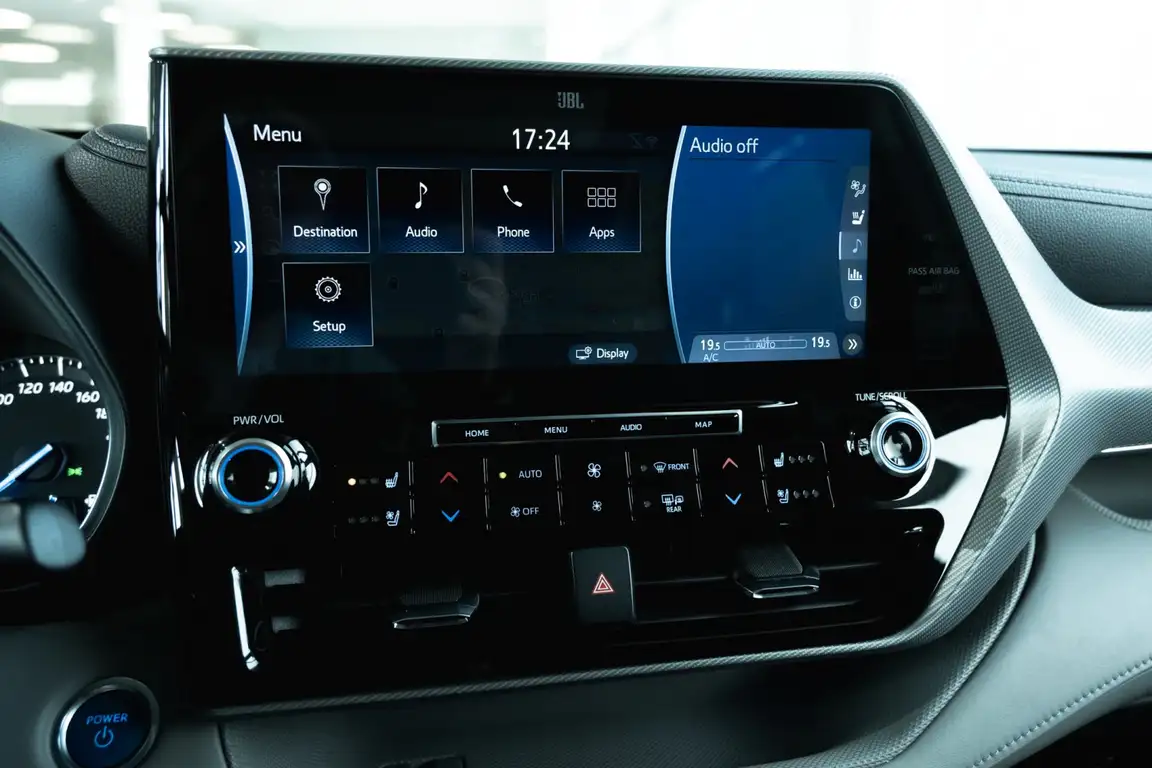 TOYOTA HIGHLANDER