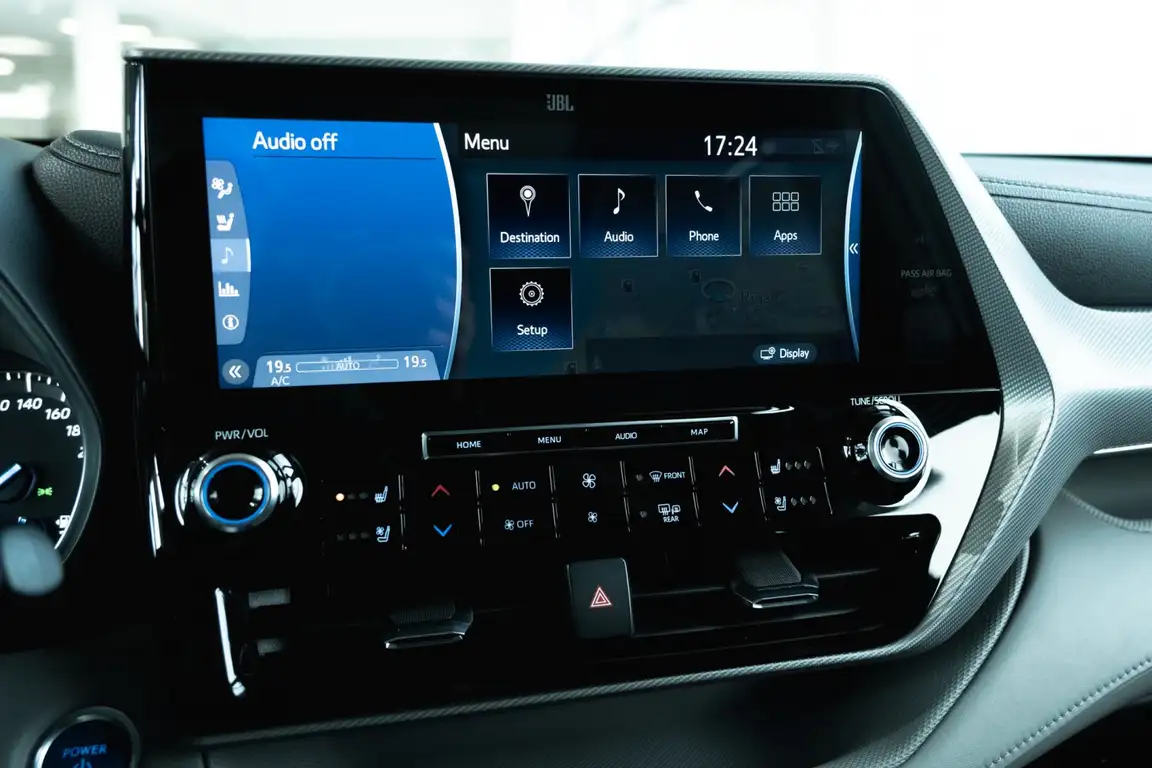 TOYOTA HIGHLANDER