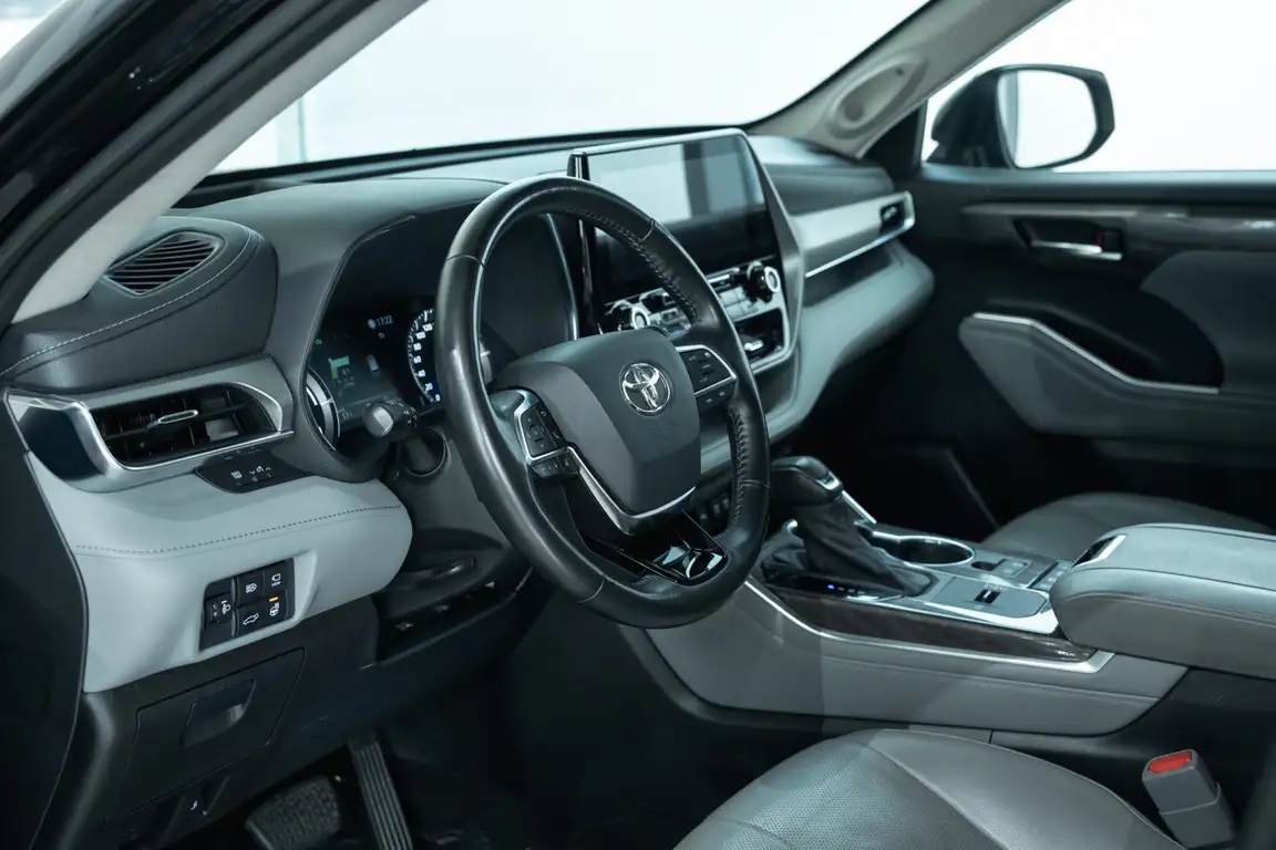 TOYOTA HIGHLANDER
