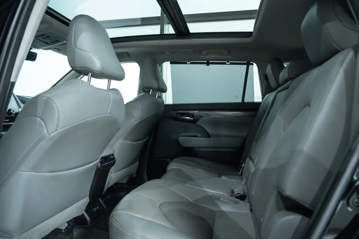 TOYOTA HIGHLANDER