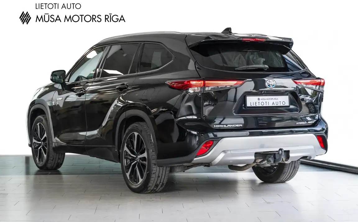 TOYOTA HIGHLANDER