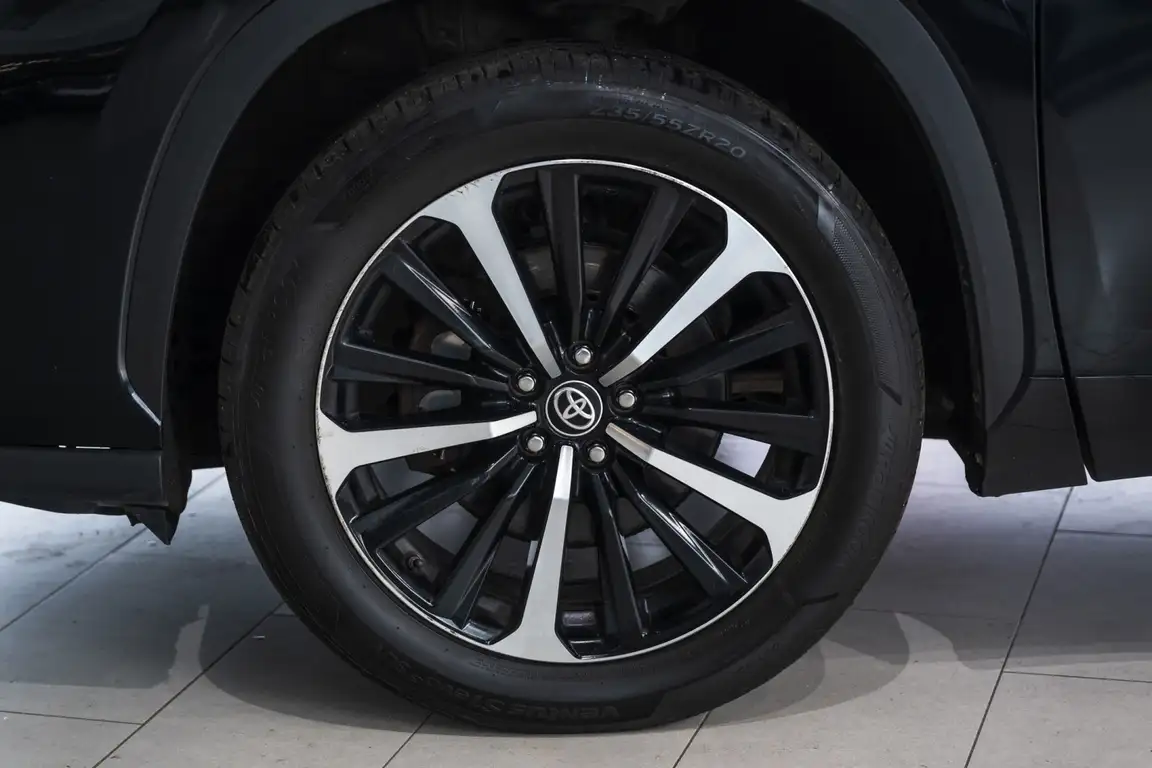 TOYOTA HIGHLANDER