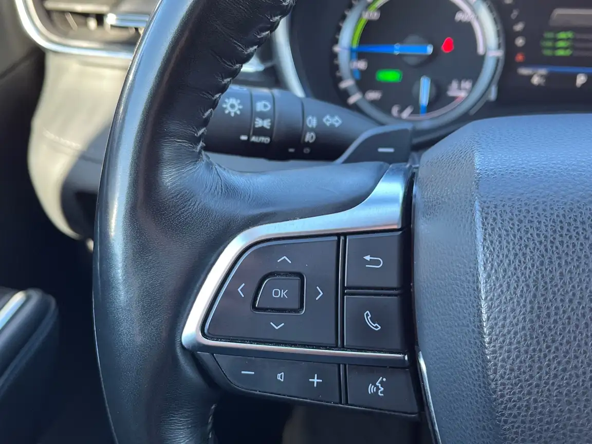 TOYOTA HIGHLANDER