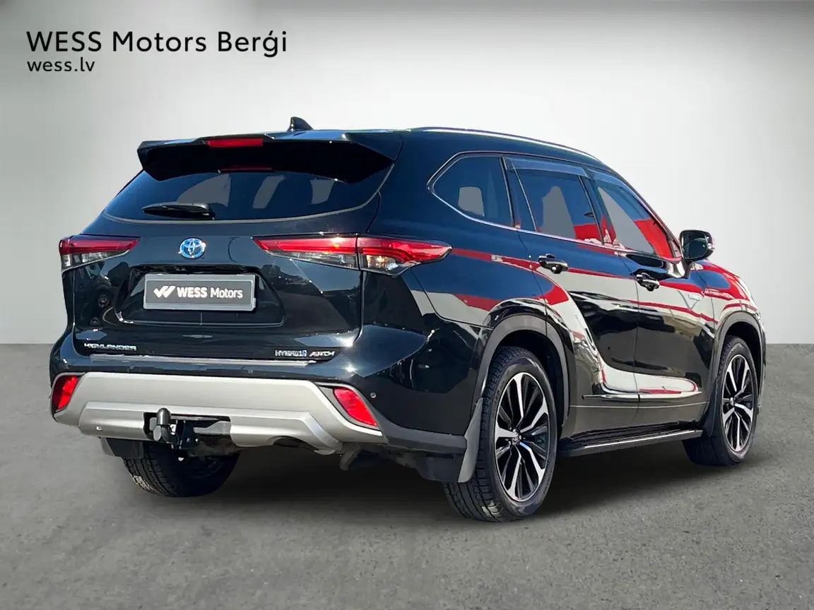 TOYOTA HIGHLANDER