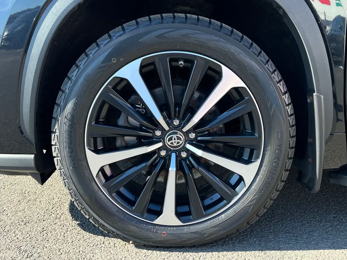 TOYOTA HIGHLANDER