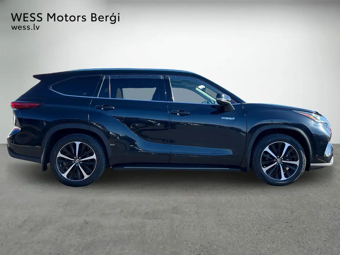 TOYOTA HIGHLANDER