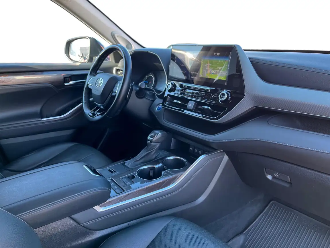 TOYOTA HIGHLANDER