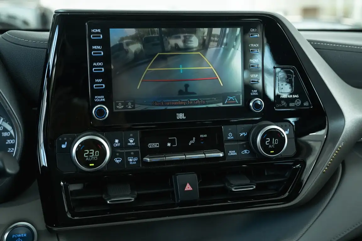 TOYOTA HIGHLANDER