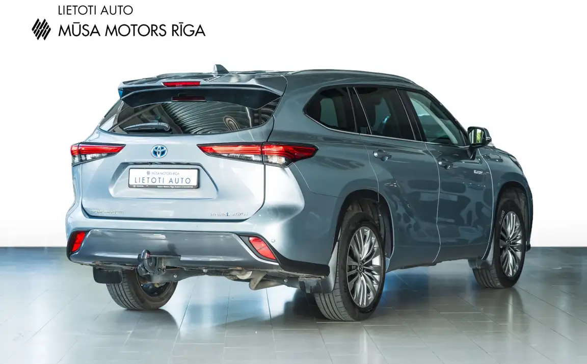 TOYOTA HIGHLANDER