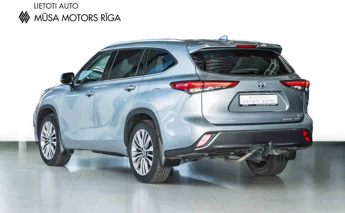 TOYOTA HIGHLANDER