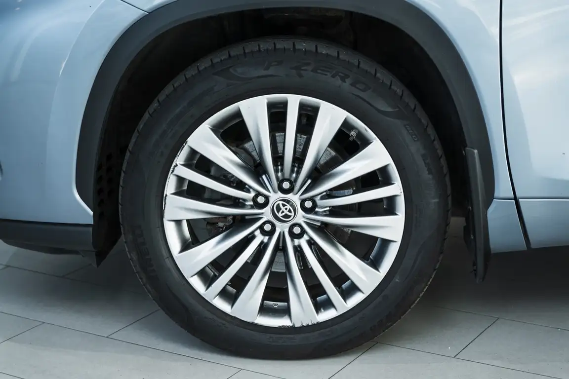 TOYOTA HIGHLANDER