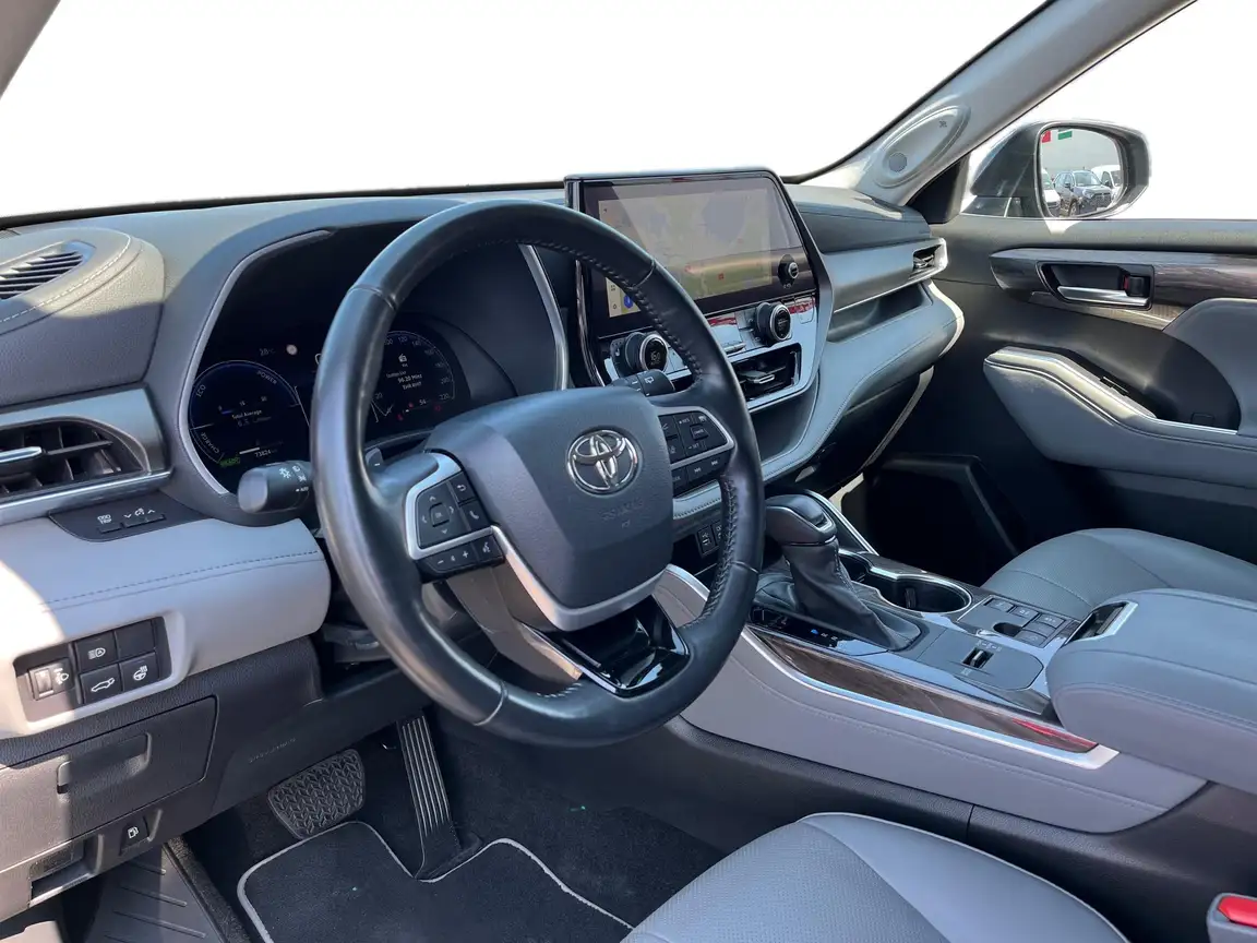TOYOTA HIGHLANDER