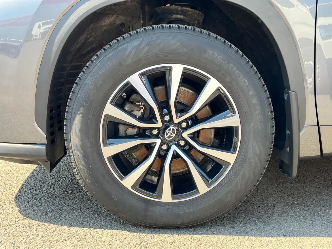 TOYOTA HIGHLANDER