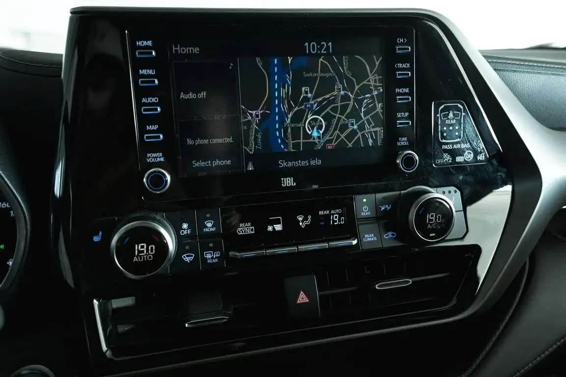 TOYOTA HIGHLANDER
