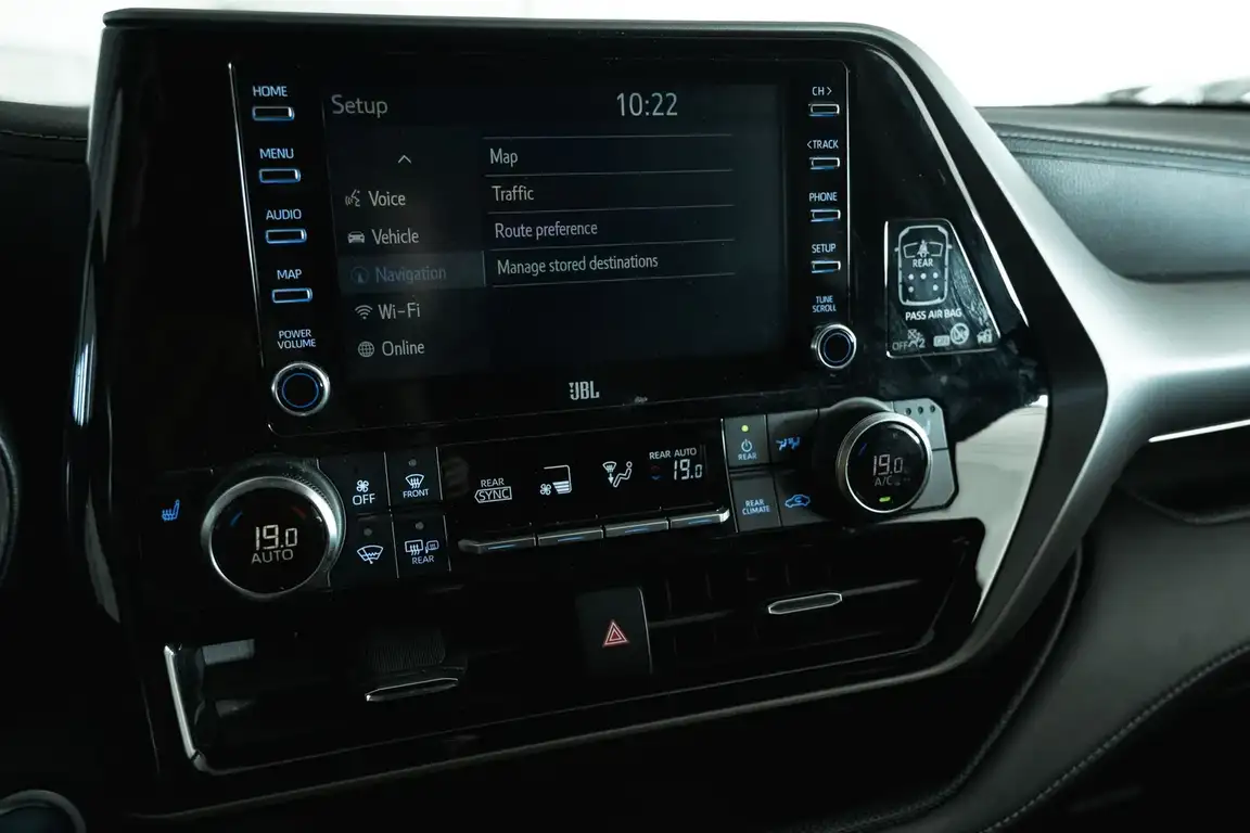 TOYOTA HIGHLANDER