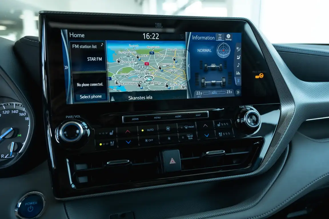 TOYOTA HIGHLANDER