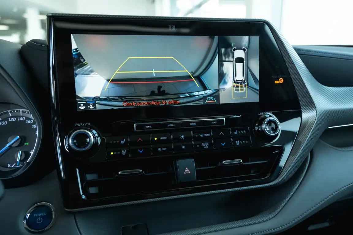 TOYOTA HIGHLANDER