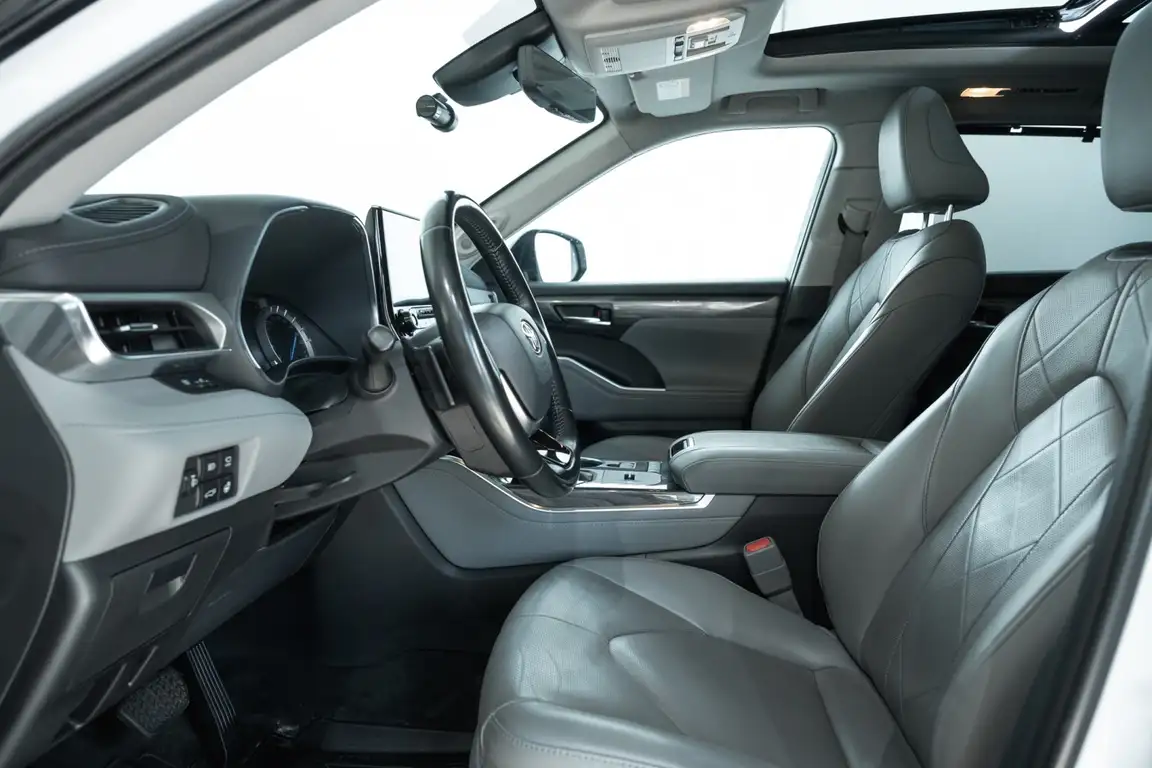 TOYOTA HIGHLANDER
