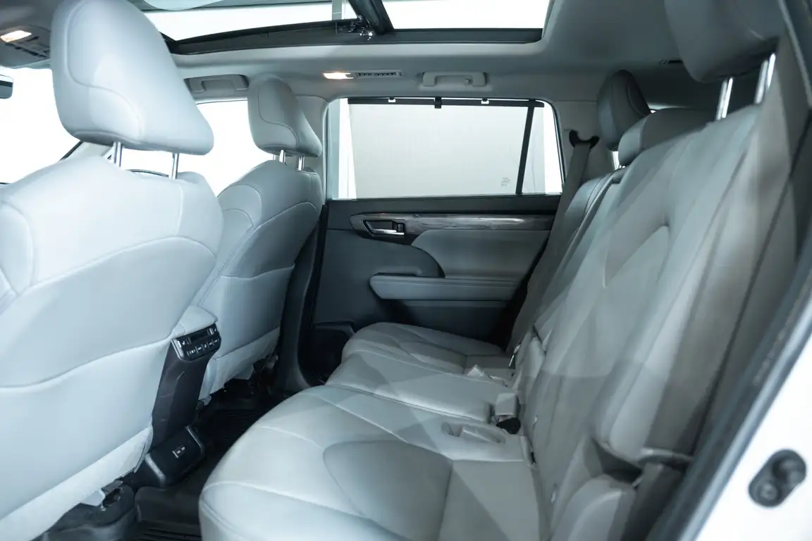 TOYOTA HIGHLANDER