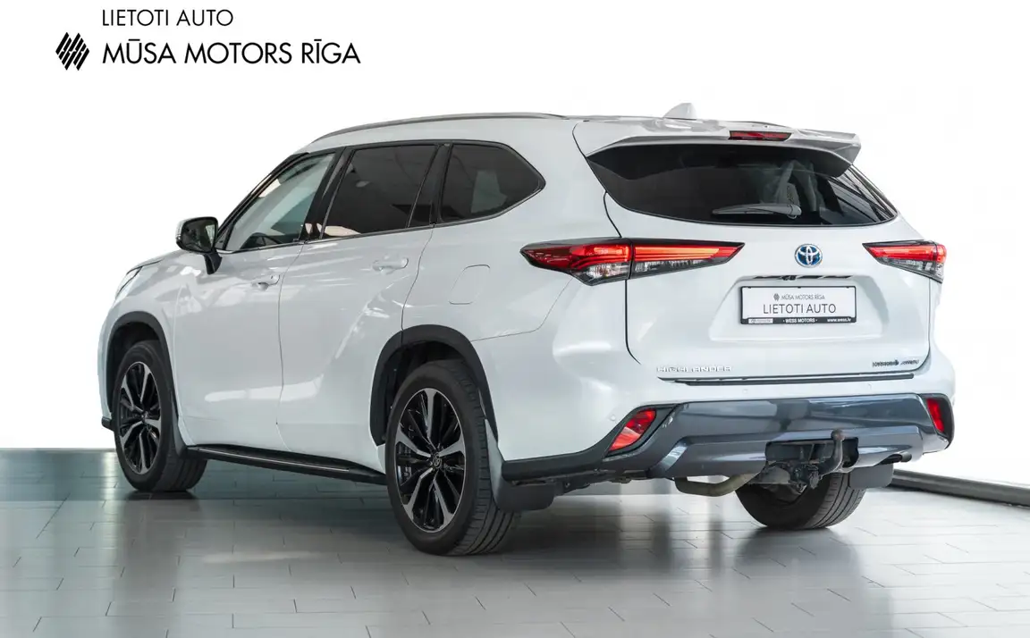 TOYOTA HIGHLANDER