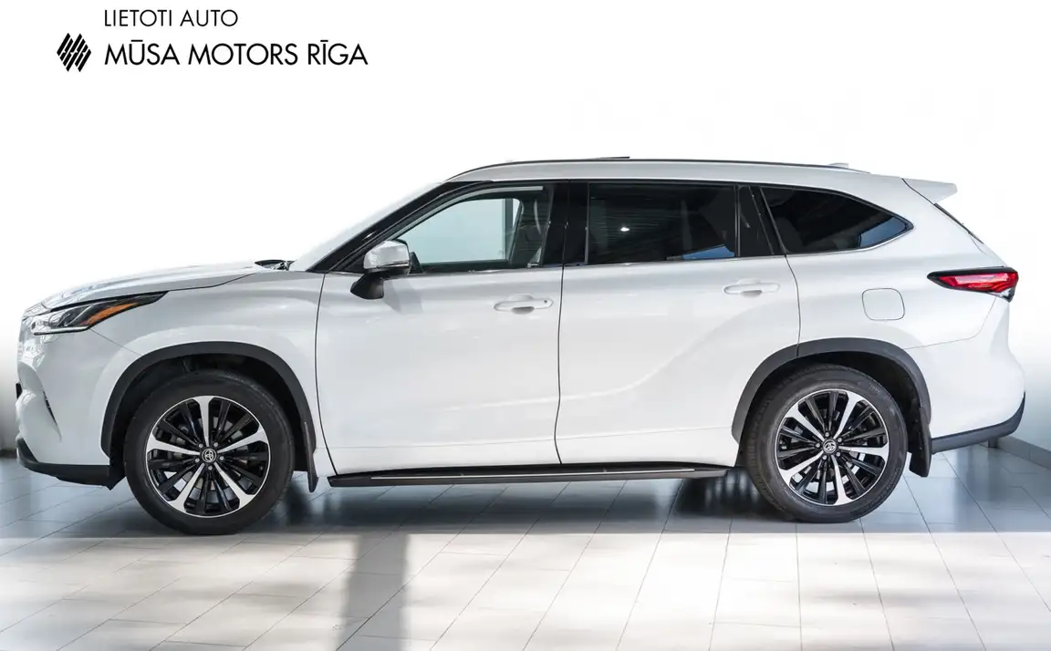 TOYOTA HIGHLANDER