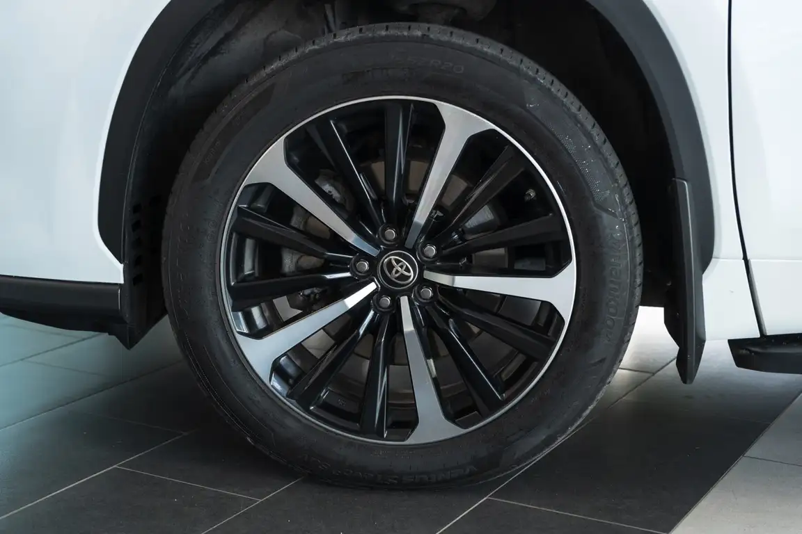 TOYOTA HIGHLANDER