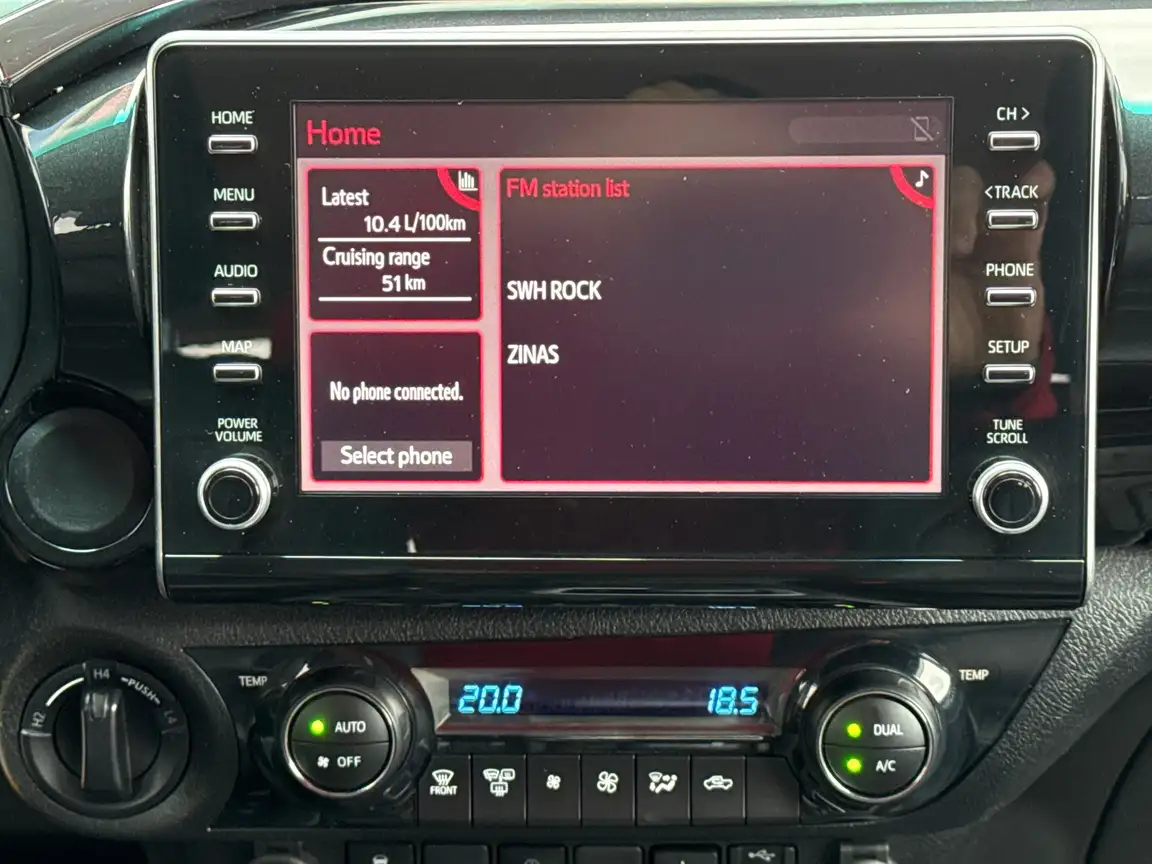 TOYOTA HILUX