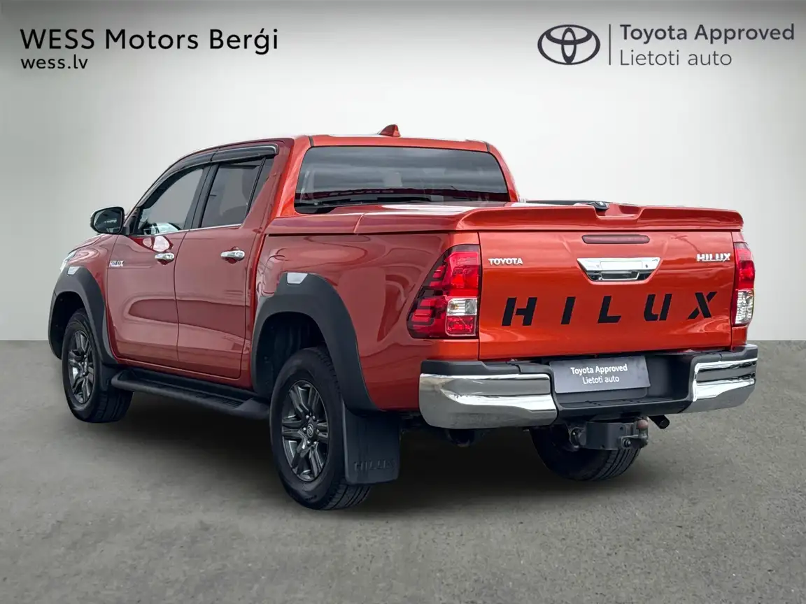 TOYOTA HILUX