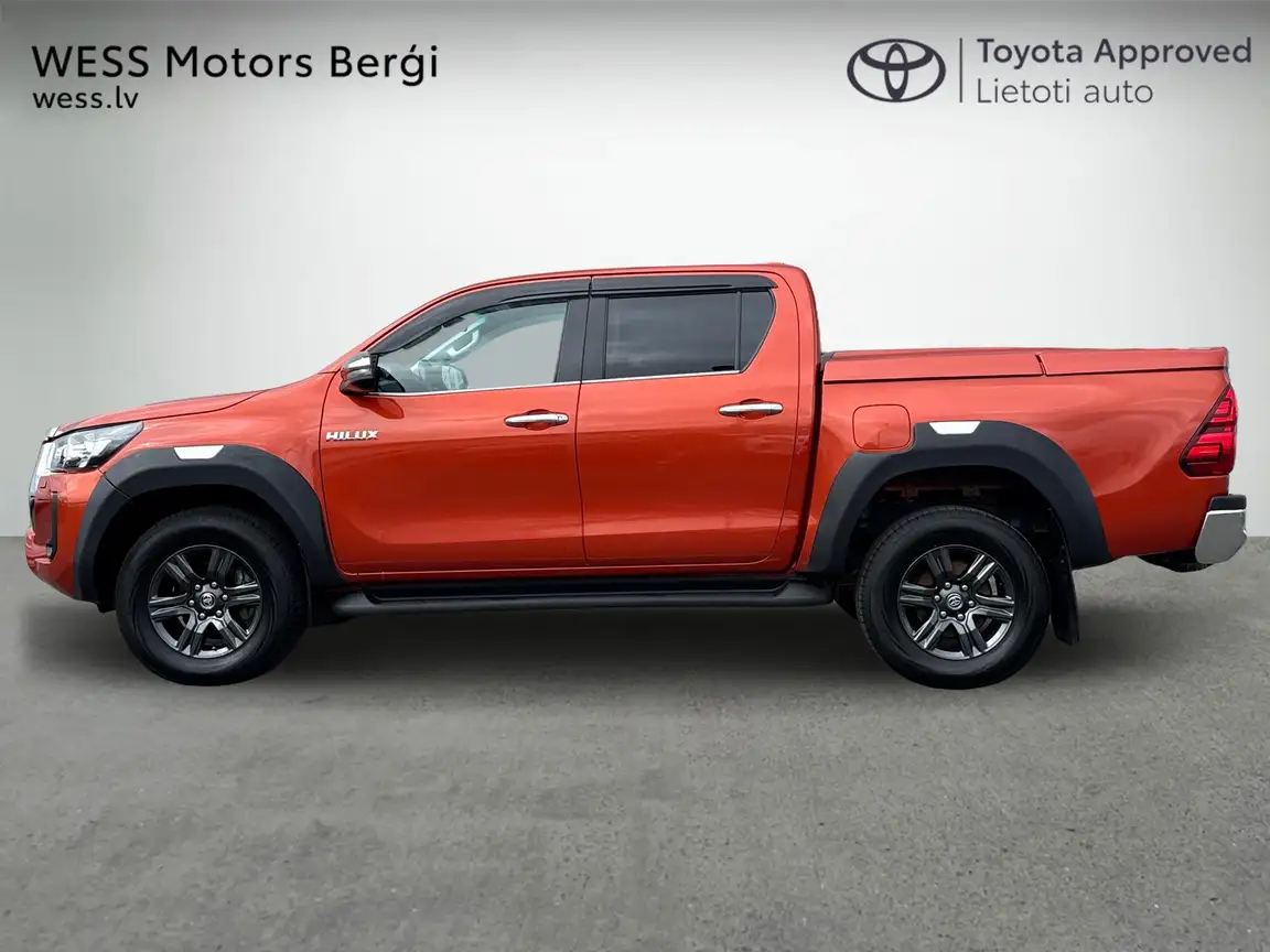 TOYOTA HILUX