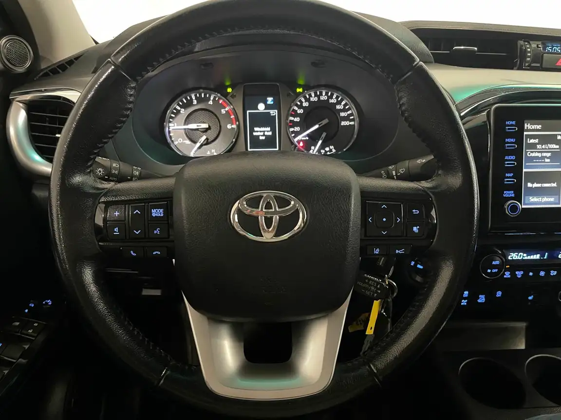 TOYOTA HILUX